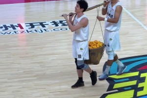 浙BA温馨的画面，台州湾赠送一箩筐台州特产涌泉蜜橘...