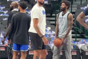 达拉斯的伙食这么好吗？怎么浓眉胖成这个样子了？